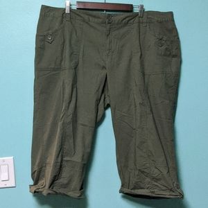 Cato Green Capris 22w